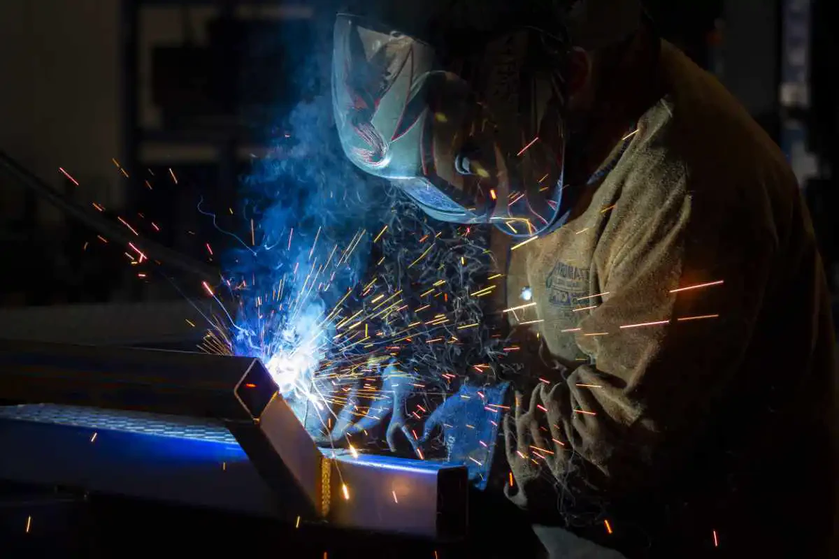Trailer manufacturing: Welding